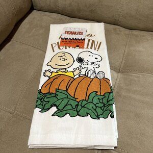 Peanuts Snoopy Charlie Brown Set If 2 Kitchen Towels “Hello Pumpkin “